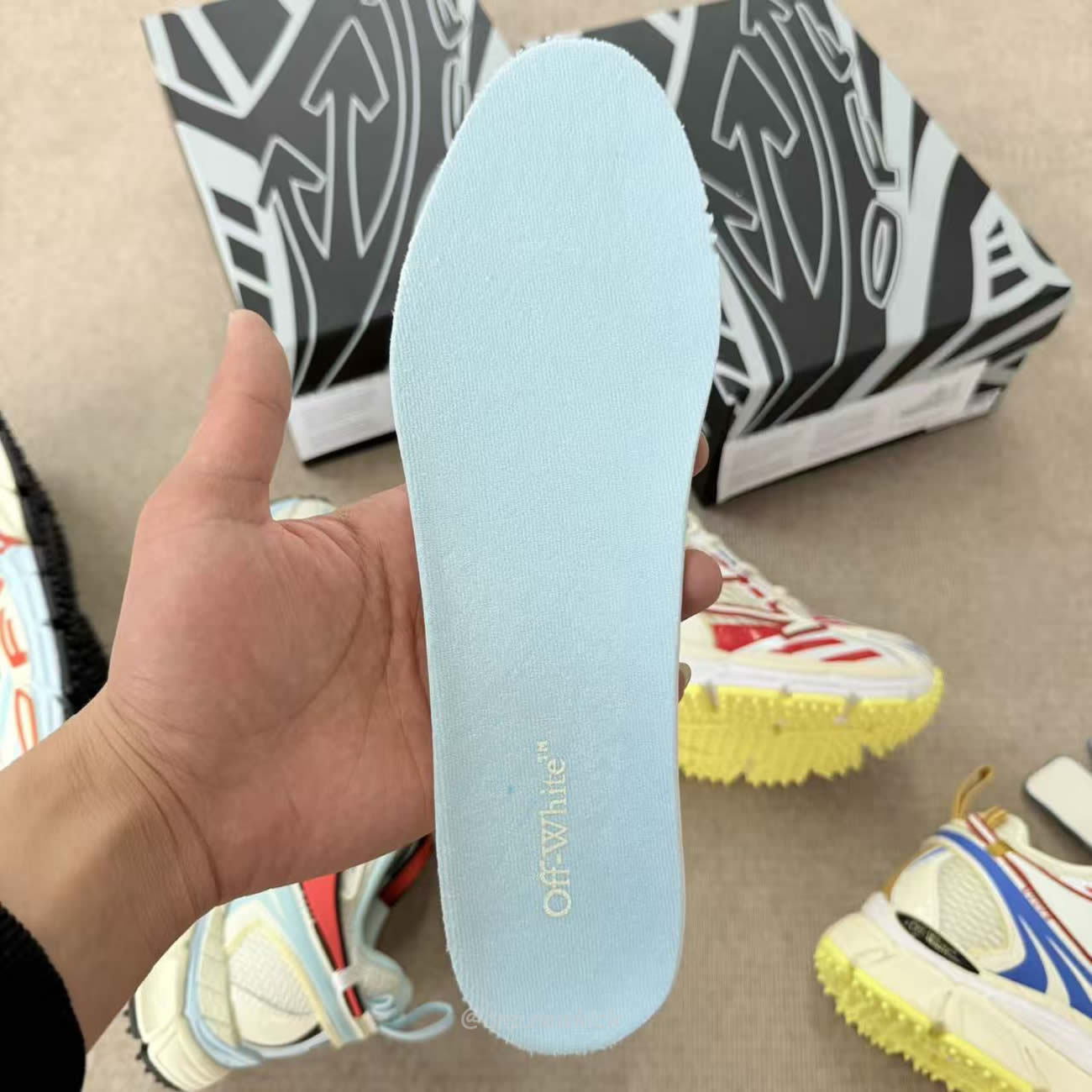 Off White Be Right Back Arrow Lace Up Sneakers (4) - www.newkick.org